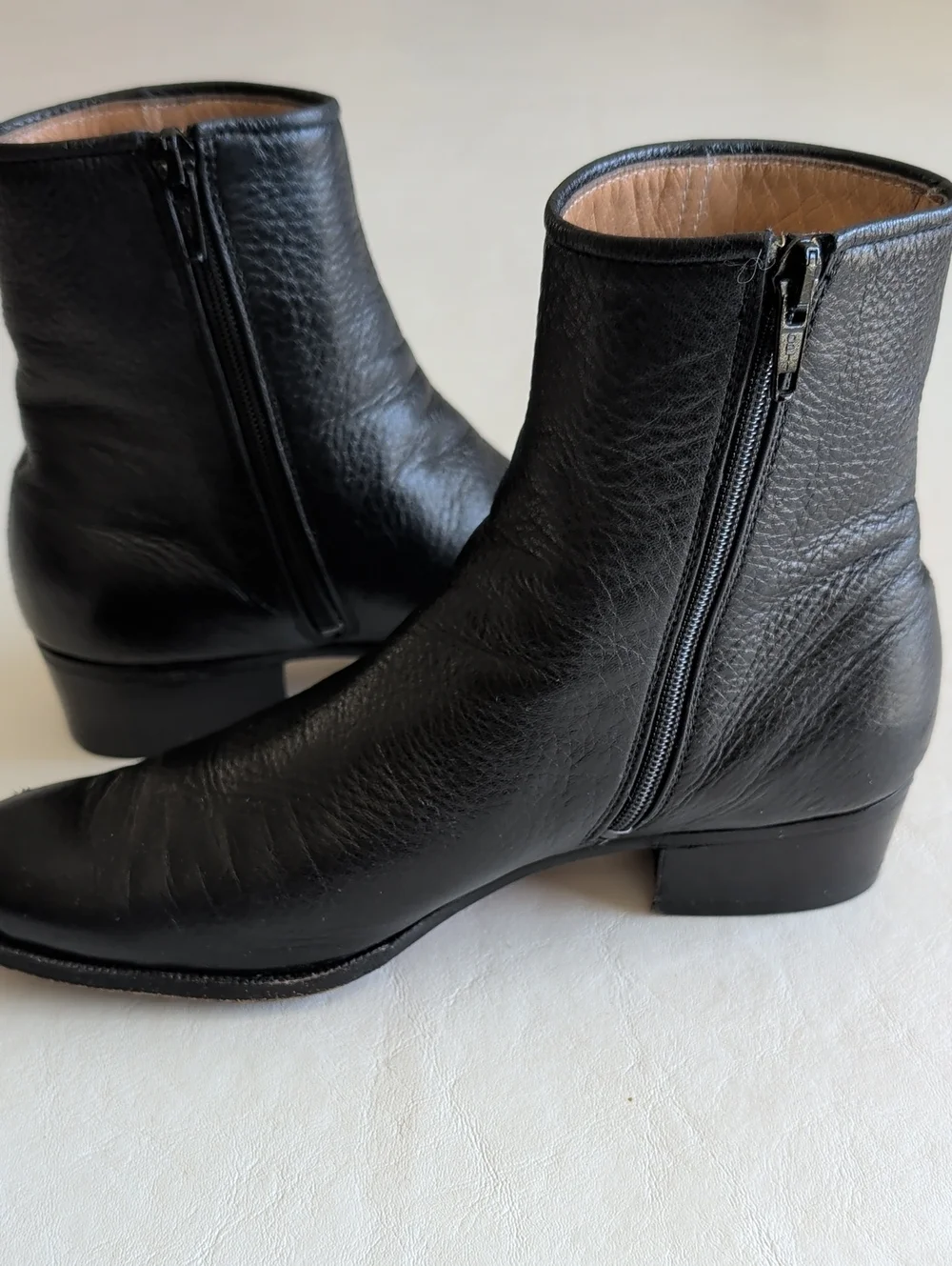 Gravati Neiman Marcus Black Leather Ankle Boots Side Zip Women's Size 5